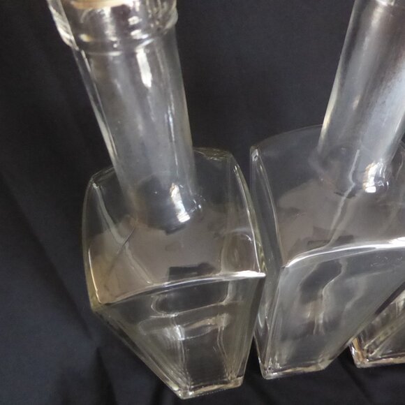 3 NEW 13.5” 750ml NEW YORKER CLEAR GLASS SPIRITS WINE BOTTLE SET BAR TOP FINISH - Picture 4 of 8